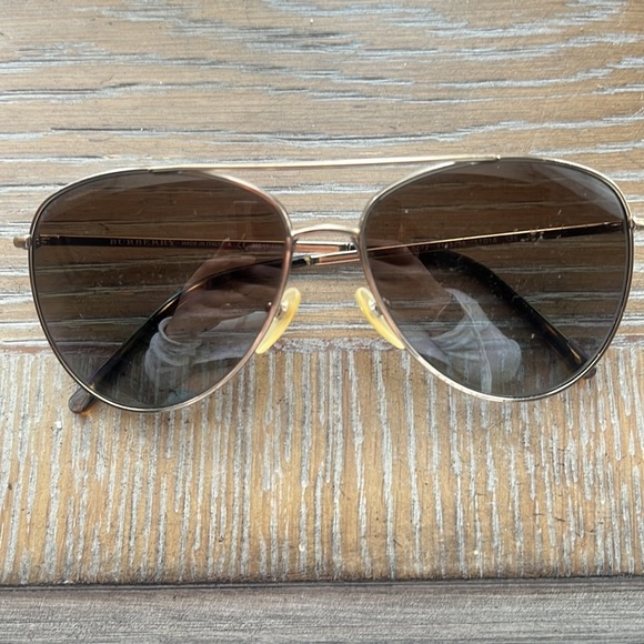 Burberry aviator sunglasses dark tint - Picture 1 of 11